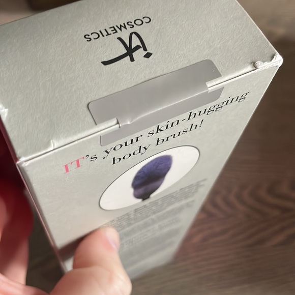 it Cosmetics Heavenly Luxe Body Foundation Brush #28 - Picture 3 of 4